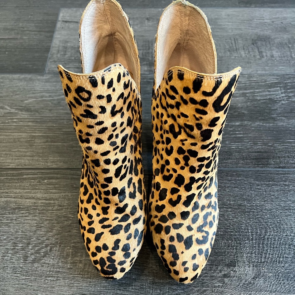 Steve Madden leopard booties